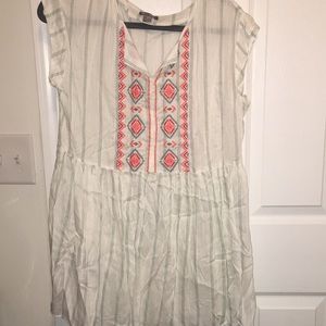 White tunic top with design